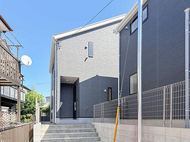 【現地外観写真】完成しております!本日内覧可能です!弊社では現地販売会を行っておりません。現地ご見学の際はお気軽にお問い合わせ下さい☆