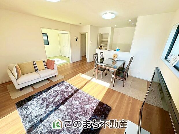 時間のゆとりと空間、暖かな陽光がもたらす光と風を独占してください。新しい暮らしが始まります。 
