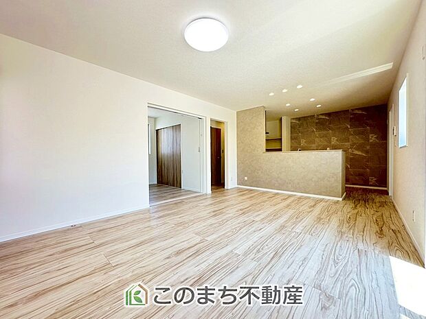 時間のゆとりと空間、暖かな陽光がもたらす光と風を独占してください。新しい暮らしが始まります。 