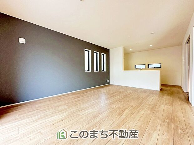 時間のゆとりと空間、暖かな陽光がもたらす光と風を独占してください。新しい暮らしが始まります。