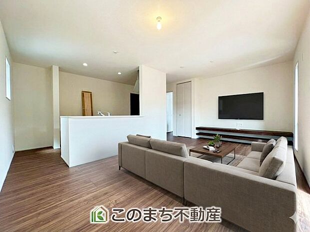 時間のゆとりと空間、暖かな陽光がもたらす光と風を独占してください。新しい暮らしが始まります。※家具・什器・調度品・植栽・カーテンなどはCG加工しております。販売価格には含まれません。