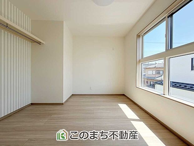 【洋室】各居室に収納付で住みやすさにこだわっています♪