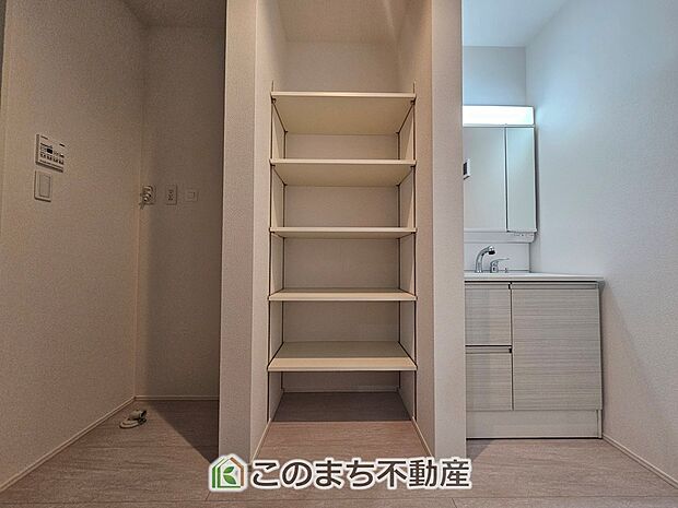 【洗面】シャンプードレッサーで朝の身支度♪伸びるホースでお掃除も簡単清潔です！