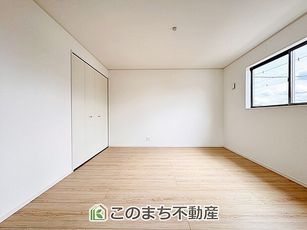 【洋室】南向きで陽当たりの良い洋室♪風通しもよく快適です☆