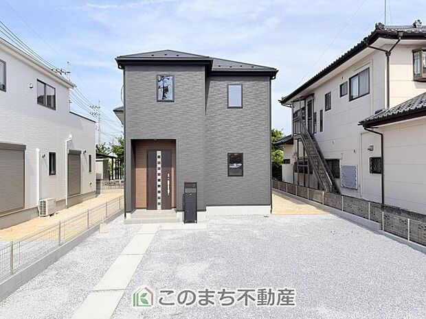 【外観】建物完成につき内覧可能です！ 飽きのこないシンプルな外観と 閑静な住宅街は永住の地にピッタリです♪