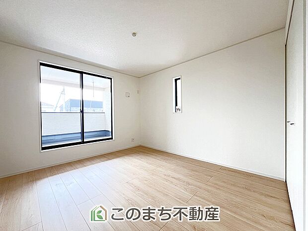 【洋室】一人ひとりの大切なプライベート空間。ゆとりある広さで、一人の時間をゆったりと過ごせる安らぐお部屋になるはずです。 