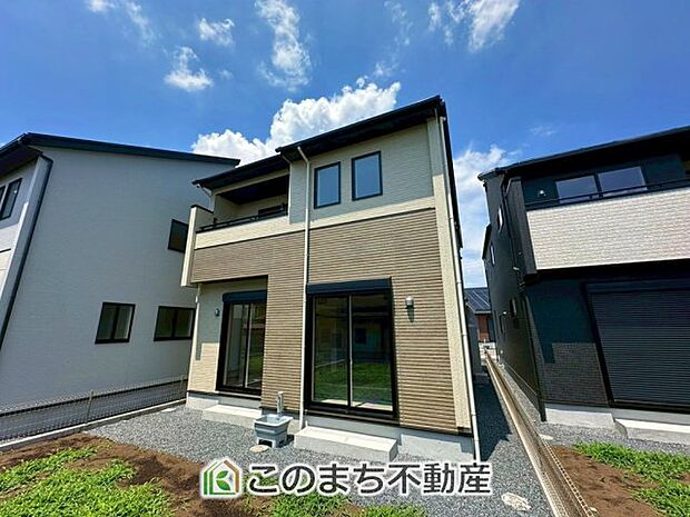 【外観】本日ご内覧できます(*^^*) お電話でのお問合せが非常にスムーズです！ 現地直接集合のお待ち合わせも大丈夫です！ お気軽にお問合せ下さい(^^)/ 