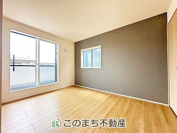 【洋室】南向きで陽当たりの良い洋室♪風通しもよく快適です☆ 