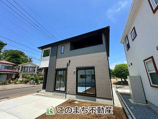 【外観】建物完成につきご内覧可能です！ 飽きのこないシンプルな外観と 閑静な住宅街は永住の地にピッタリです♪ 