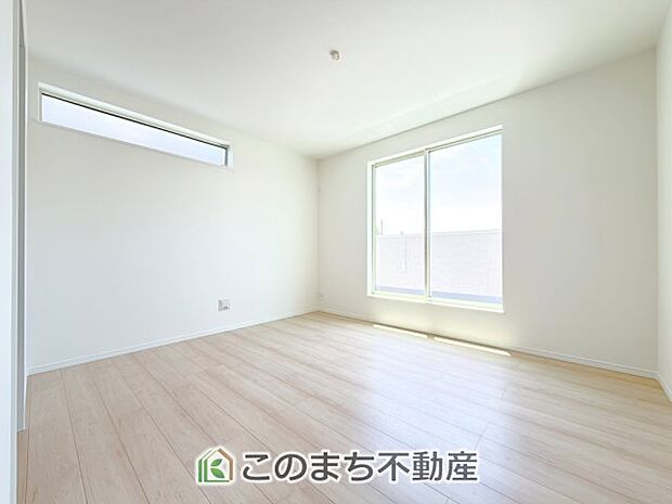 【洋室】南向きで陽当たりの良い洋室♪風通しもよく快適です☆