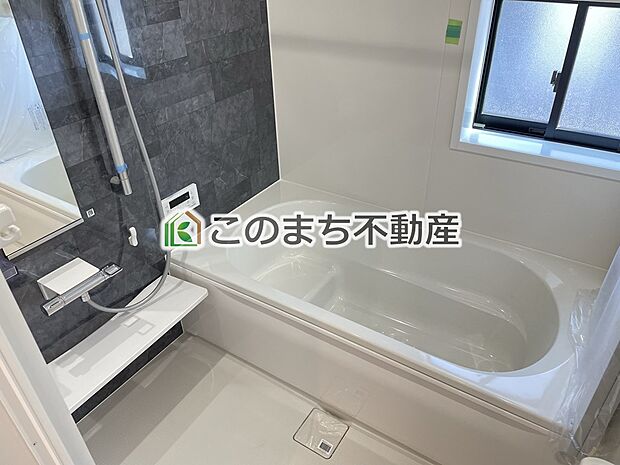 【風呂】同社施工物件の写真です。※建具やフローリング、その他仕様が異なる場合がございます。