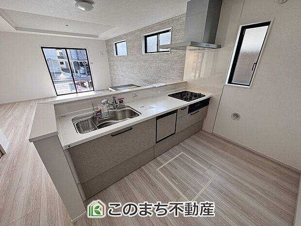 【キッチン】(同社施工例)人気の対面式キッチン☆料理をしながらご家族とコミュニケーションが取れます♪