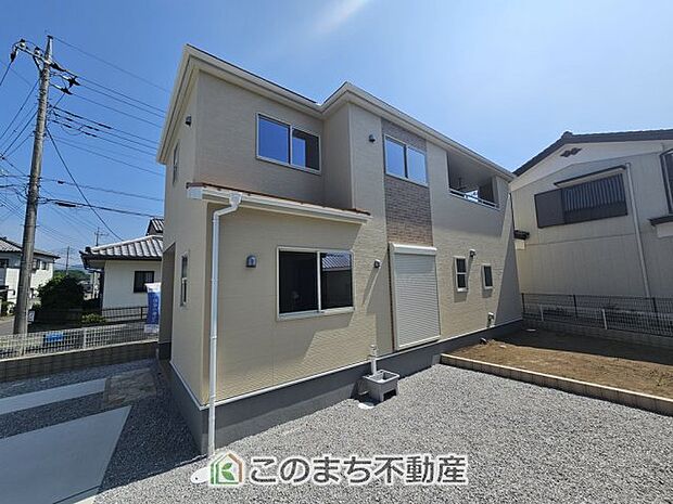 【外観】建物完成につき内覧可能です! 飽きのこないシンプルな外観と 閑静な住宅街は永住の地にピッタリです♪