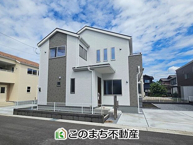 【外観】建物完成につき内覧可能です！ 飽きのこないシンプルな外観と 閑静な住宅街は永住の地にピッタリです♪