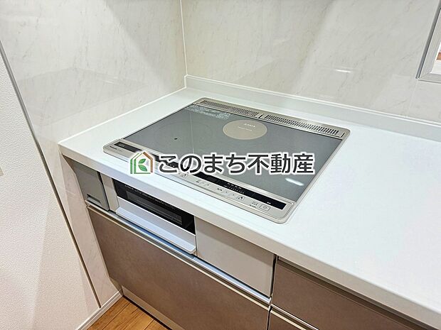 【キッチン】IHクッキングヒーターで調理もお掃除も楽々です♪
