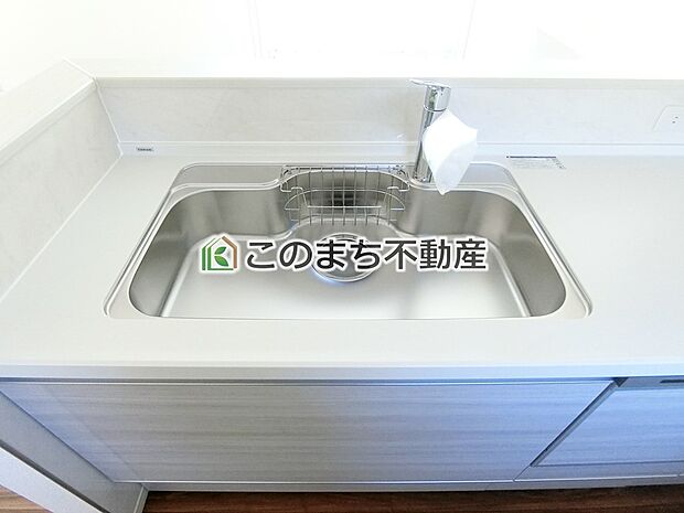 【キッチン】同社施工物件の写真です。※建具やフローリング、その他仕様が違う場合がございます。