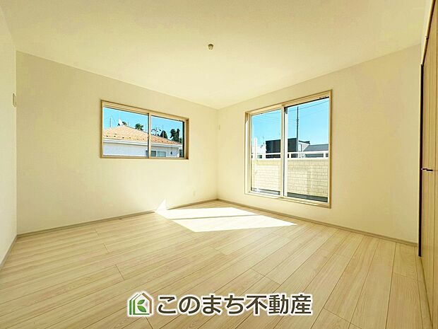 【洋室】一人ひとりの大切なプライベート空間。ゆとりある広さで、一人の時間をゆったりと過ごせる安らぐお部屋になるはずです。