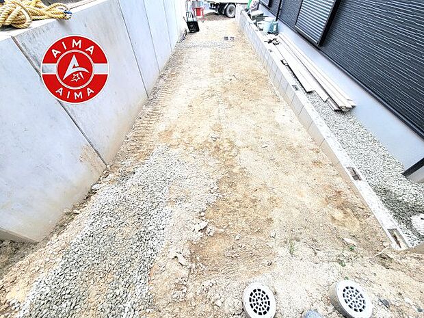 【外観】広々した駐車場になります。