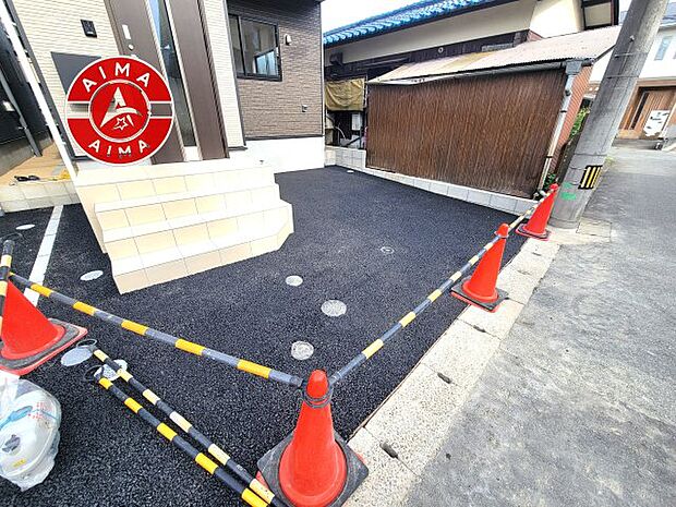 【外観】広々した駐車場になります。