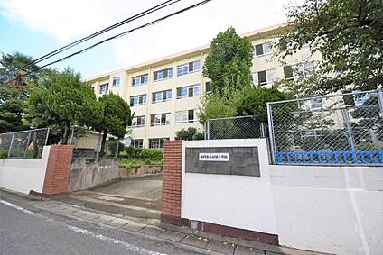福岡市立曰佐小学校 徒歩685m