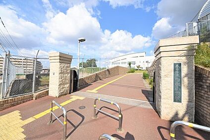 春日市立白水小学校 徒歩731m