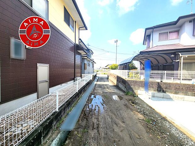 【外観】前面道路含む現地の写真です。