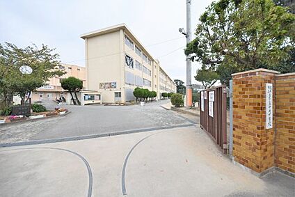 福岡市立多々良中央中学校 徒歩1261m