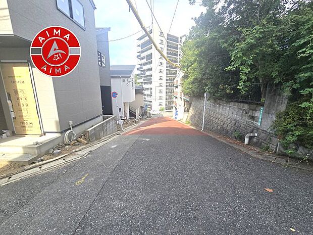 【外観】前面道路含む現地の写真です。