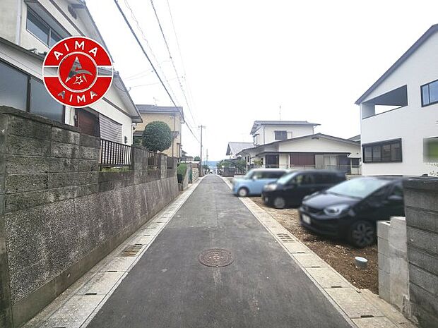 【外観】前面道路含む現地の写真です。