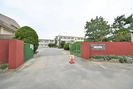 福岡市立和白中学校 徒歩125m