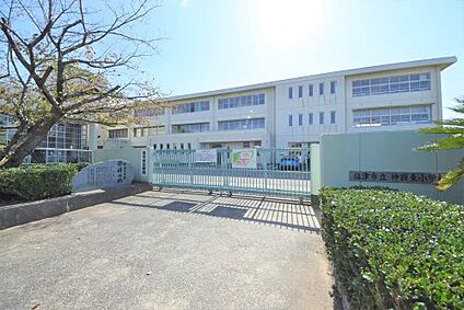 福津市立神興東小学校 徒歩472m