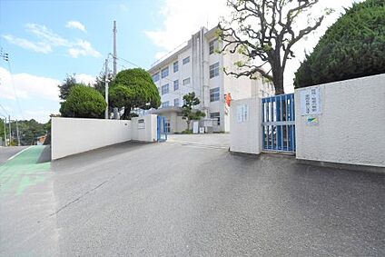 福岡市立小笹小学校 徒歩906m