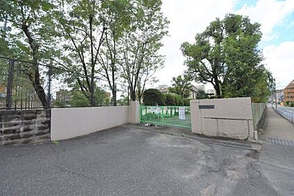 福岡市立三宅中学校 徒歩1530m