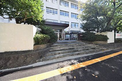 福岡市立長住小学校 徒歩961m