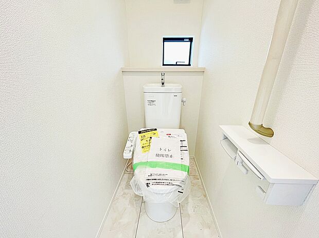 【【トイレ】】気持ちよく使えるすっきりとしたトイレです。