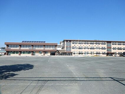 豊川市立八南小学校 1400m