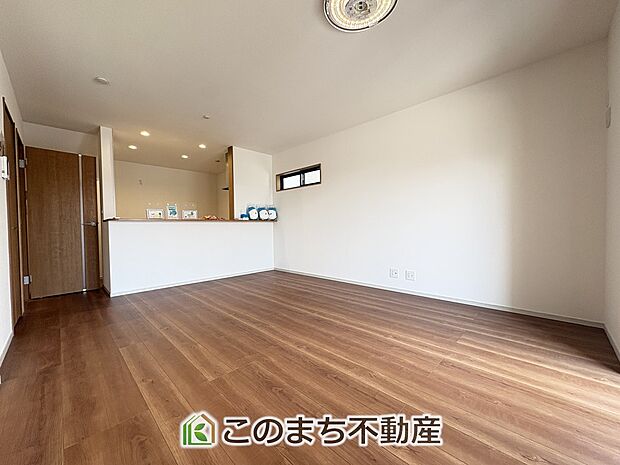同社施工物件写真。※建具やフローリング、その他仕様が異なる場合がございます。