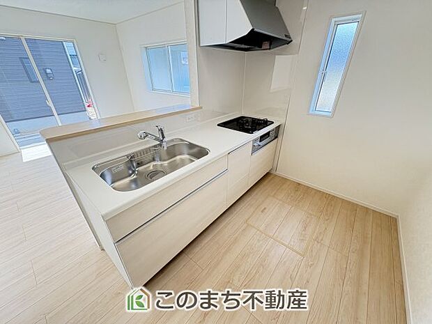 人気の対面式キッチン☆料理をしながらご家族とコミュニケーションが取れます♪