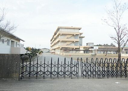 小山市立大谷中学校　 徒歩1846m