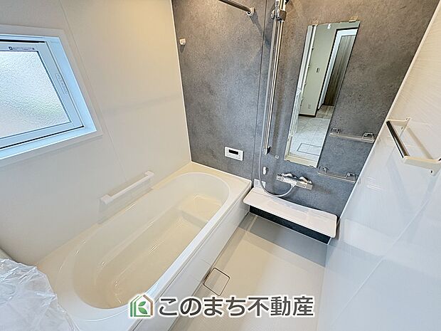 【風呂】同社施工物件写真。※建具やフローリング、その他仕様が異なる場合がございます。