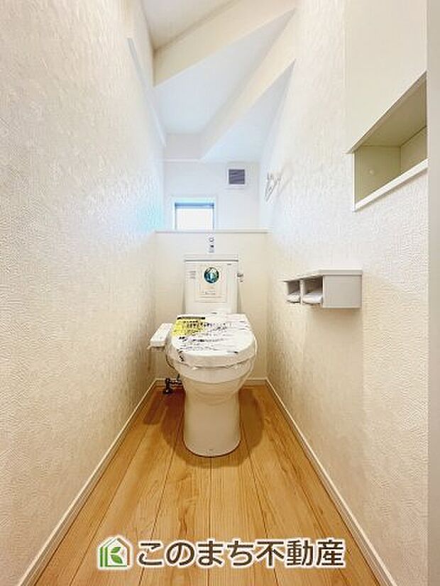 【トイレ】同社施工物件写真。※建具やフローリング、その他仕様が異なる場合がございます。