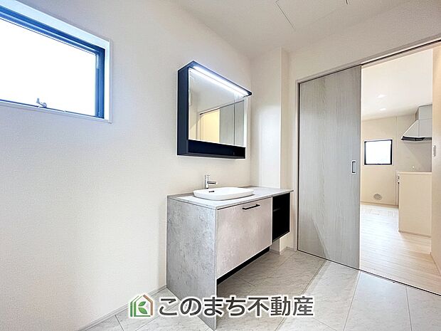 【洗面】オシャレな独立洗面台で気分があがりますね☆