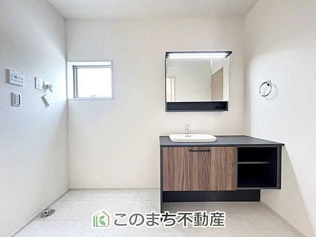 【洗面】オシャレな独立洗面台で気分があがりますね☆