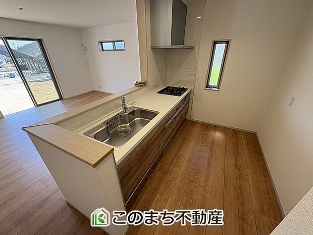 【キッチン】ご家族の顔を見ながらお料理できるシステムカウンターキッチン♪