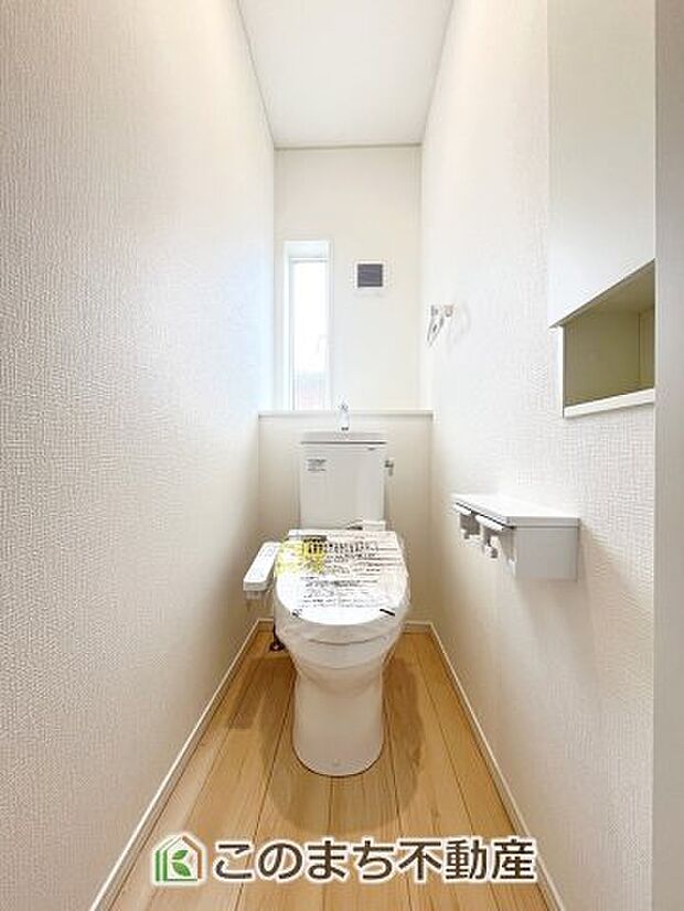 【トイレ】同社施工物件写真。※建具やフローリング、その他仕様が異なる場合がございます。