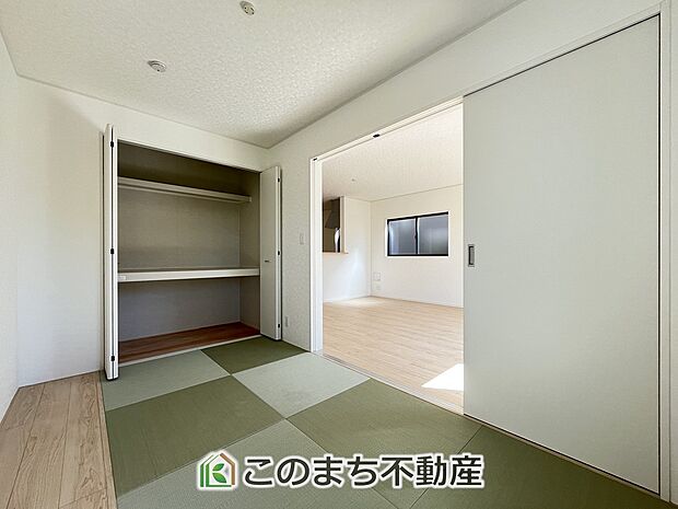 【和室】LDKに隣接しており、シーンに合わせて一体利用も可能です♪お子様のお昼寝スペースやプレイルーム・家事室・客間など、多目的にお使いいただけます。