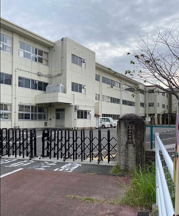野洲市立三上小学校