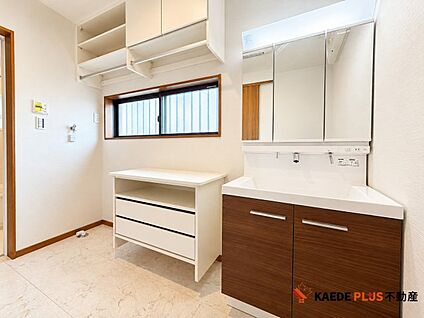 独立洗面台