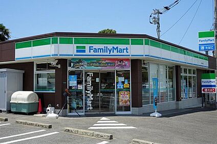 ファミリーマート前原中央店 158m