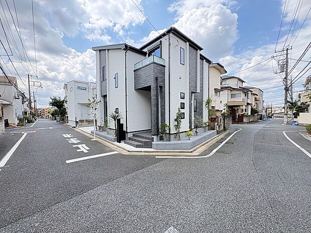 建物施工例です。長期優良住宅、耐震等級3を取得する新築分譲住宅となります。